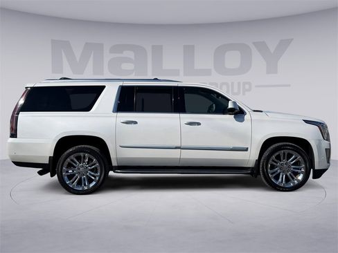 Used 2019 Cadillac Escalade ESV Luxury image 6