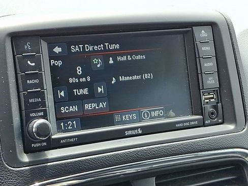 Used 2019 Dodge Grand Caravan SXT FWD image 12