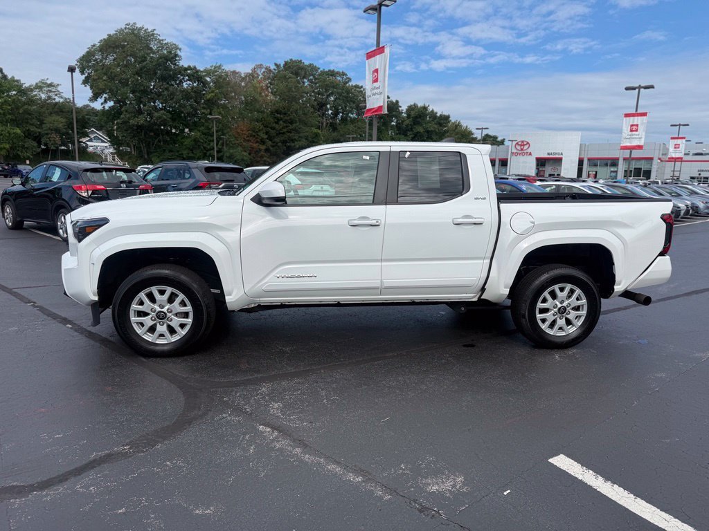 Certified 2025 Toyota Tacoma SR5 AWD/4WD image 3