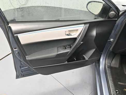 Used 2014 Toyota Corolla LE image 9