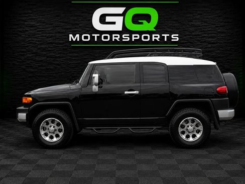 Used 2013 Toyota FJ Cruiser 4WD w/ Upgrade Pkg image 4