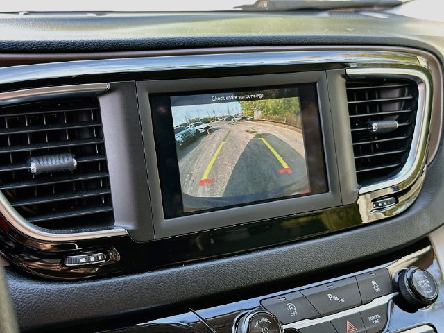 Used 2019 Chrysler Pacifica Touring Plus w/ Tire & Wheel Group FWD image 14