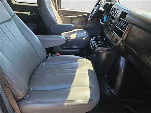 Used 2018 Chevrolet Express 2500 LS RWD image 22