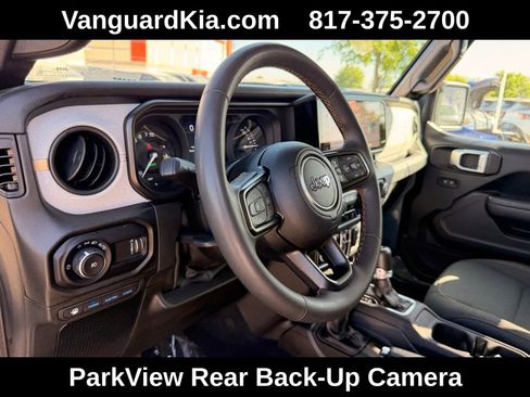 Used 2024 Jeep Wrangler Unlimited w/ Convenience Group image 14
