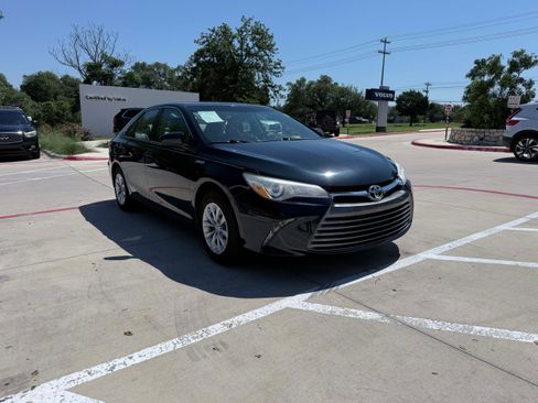 Used 2016 Toyota Camry LE FWD image 8