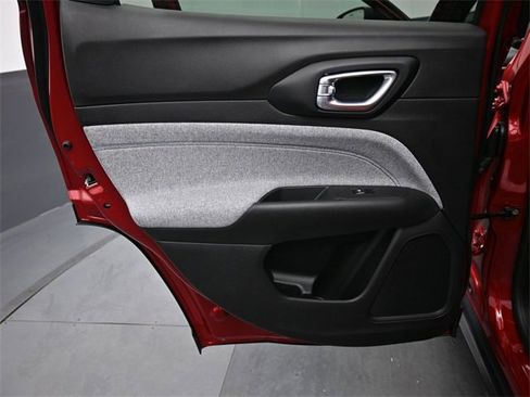 New 2026 Jeep Compass Latitude image 14