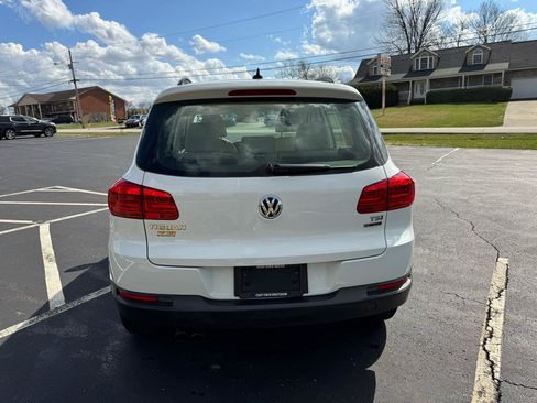 Used 2017 Volkswagen Tiguan S image 8
