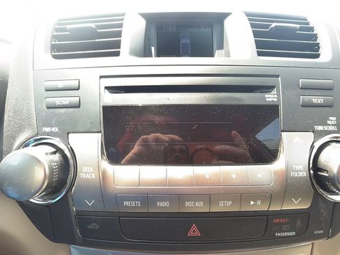Used 2012 Toyota Highlander FWD w/ Tech Pkg image 25