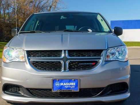 Used 2019 Dodge Grand Caravan SE image 3