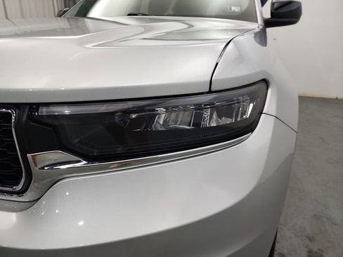 Used 2021 Jeep Grand Cherokee L Laredo w/ Luxury Tech Group I image 41