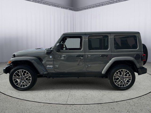 Used 2023 Jeep Wrangler Unlimited Sahara w/ Cold Weather Group AWD/4WD image 3
