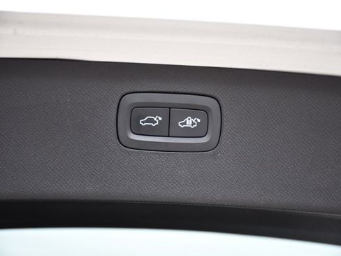 Certified 2025 Volvo XC90 B6 Plus image 26