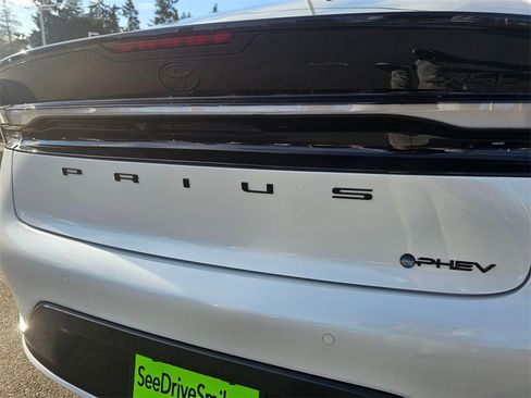New 2026 Toyota Prius Plug-In Hybrid image 18