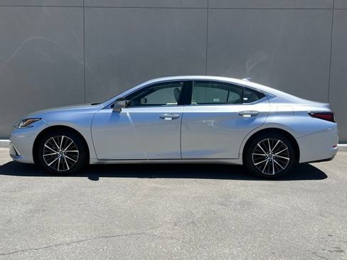 Used 2025 Lexus ES 350 w/ Premium Package FWD image 6