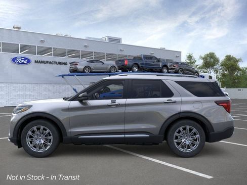 New 2026 Ford Explorer Platinum RWD image 3