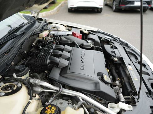 Used 2011 Lincoln MKZ AWD image 14
