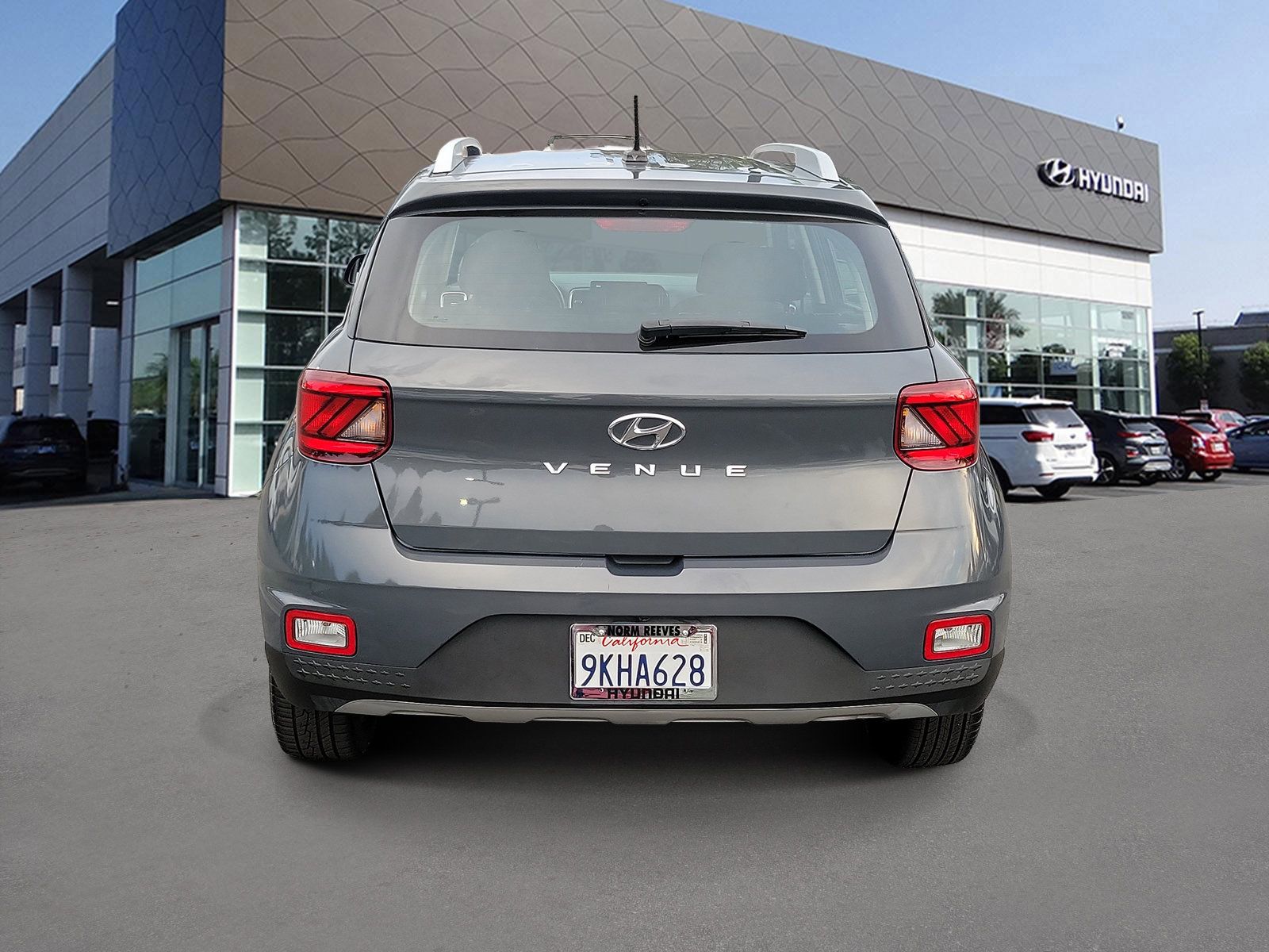 Certified 2024 Hyundai Venue SEL FWD image 4