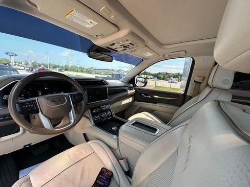 Used 2023 GMC Yukon XL Denali AWD/4WD image 20