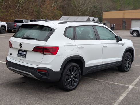 Used 2024 Volkswagen Taos S image 9