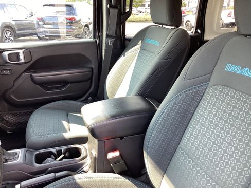 Used 2021 Jeep Wrangler Unlimited Sport image 12