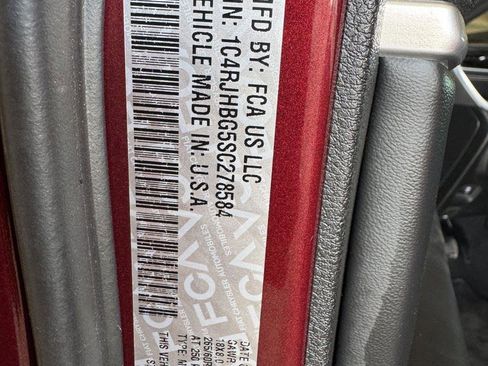 Used 2025 Jeep Grand Cherokee Limited w/ Trailer Tow Package AWD/4WD image 46