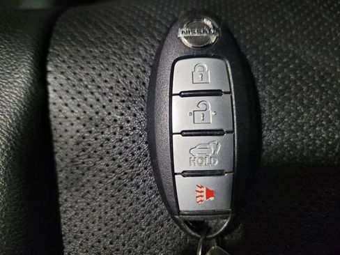 Used 2016 Nissan Rogue SL w/ SL Premium Package image 32