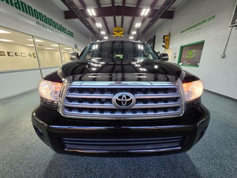 Used 2017 Toyota Sequoia Limited AWD/4WD image 3