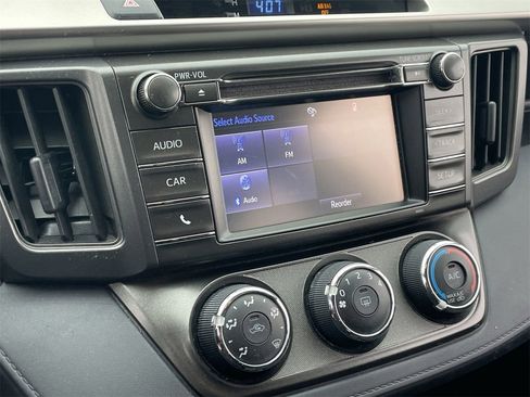 Used 2015 Toyota RAV4 LE image 24