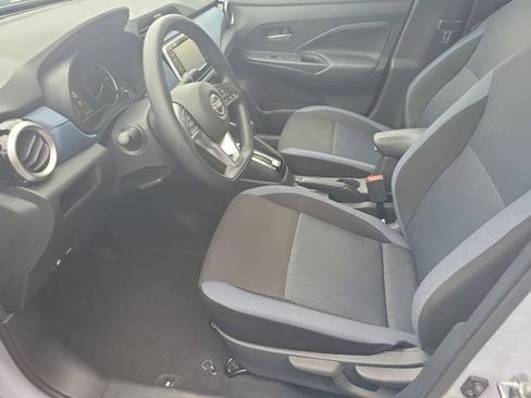 Used 2025 Nissan Versa SV w/ Trunk Package FWD image 17