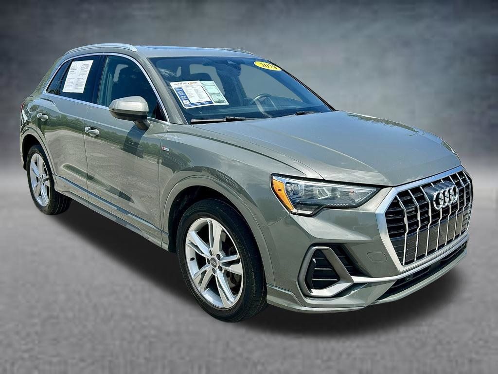 Used 2020 Audi Q3 2.0T Premium w/ Convenience Package AWD/4WD image 3