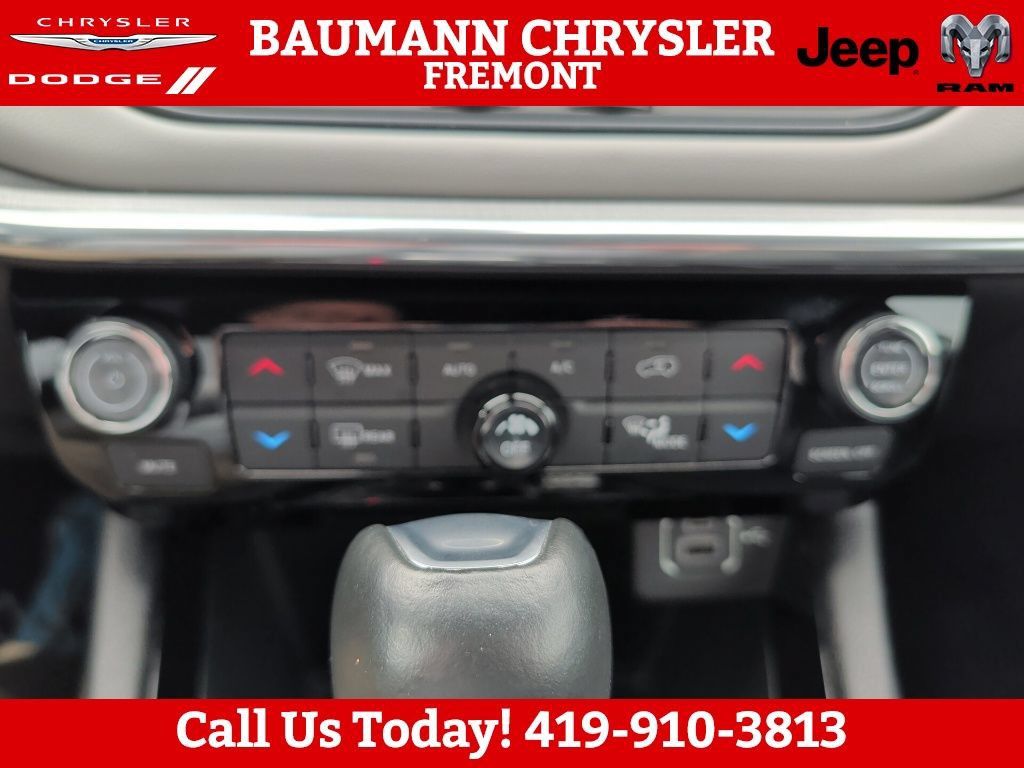 Used 2023 Jeep Compass Limited AWD/4WD image 27