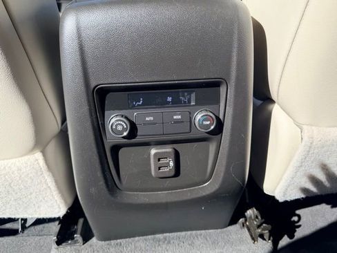 Used 2023 Buick Enclave Essence image 20