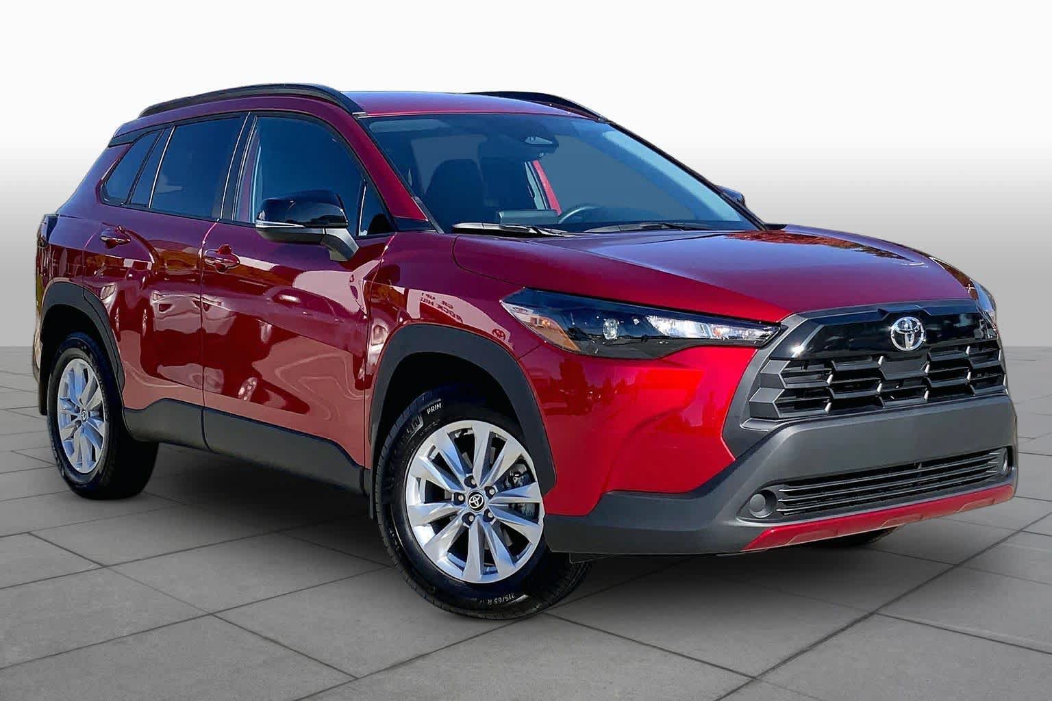 Used 2026 Toyota Corolla Cross LE FWD image 3