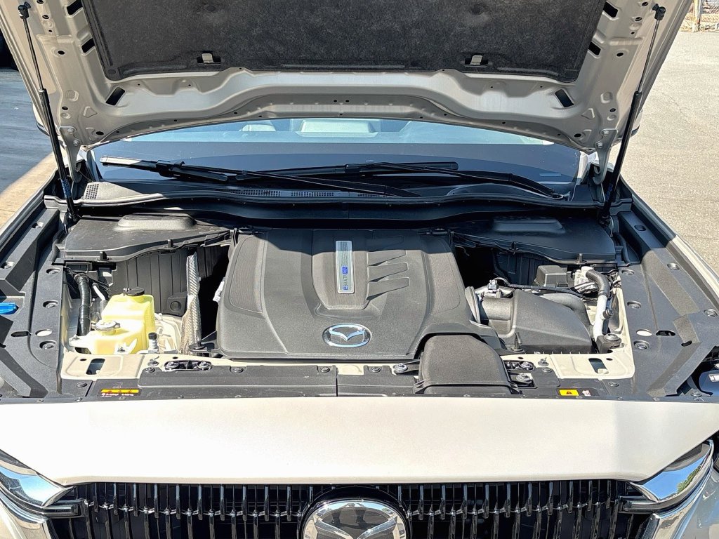 Certified 2024 MAZDA CX-90 Plug-In Hybrid w/ Preferred AWD/4WD image 33