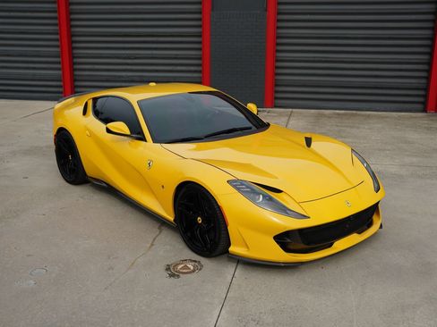 Used 2019 Ferrari 812 Superfast RWD image 59
