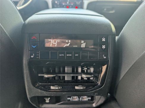 Used 2022 Jeep Grand Cherokee L Limited AWD/4WD image 36
