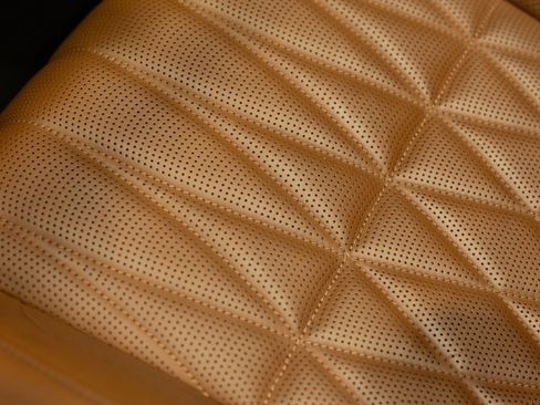 Used 2018 Mercedes-Benz AMG GT Roadster w/ Exclusive Interior Package image 43