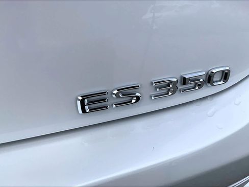 Certified 2025 Lexus ES 350 w/ Premium Package image 10