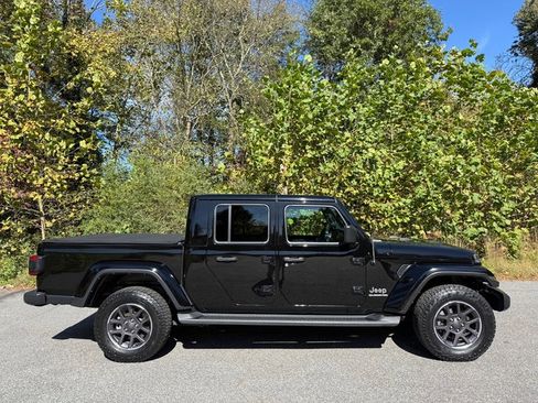 Used 2021 Jeep Gladiator Overland w/ Popular Equipment Package image 5