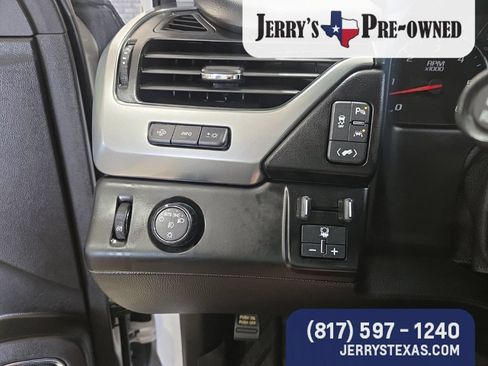 Used 2019 Chevrolet Suburban Premier RWD image 13