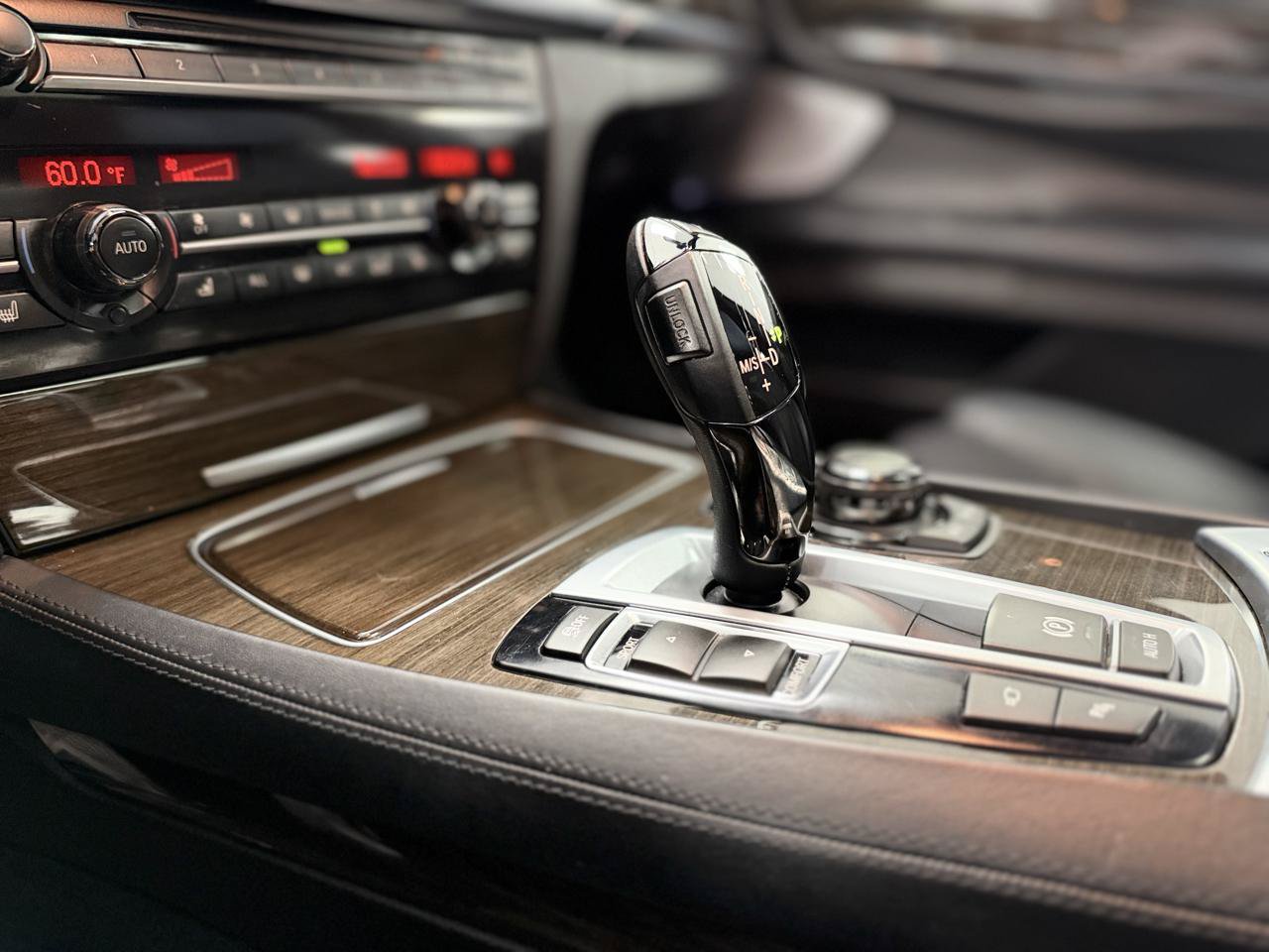 Used 2013 BMW 750Li RWD image 23
