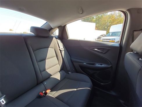 Used 2024 Chevrolet Malibu LS image 15