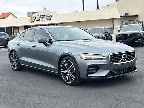 Used 2019 Volvo S60 T6 R-Design image 10