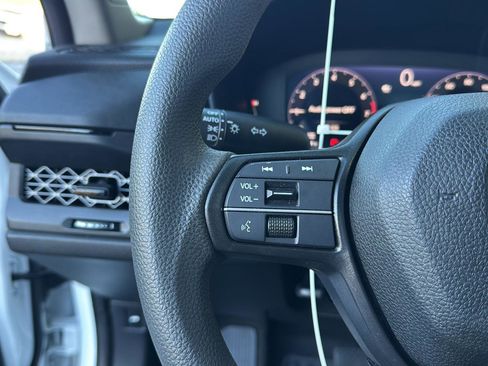 Used 2023 Honda Accord LX image 18