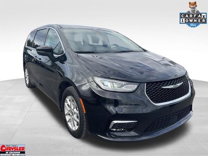 Used 2023 Chrysler Pacifica Touring-L