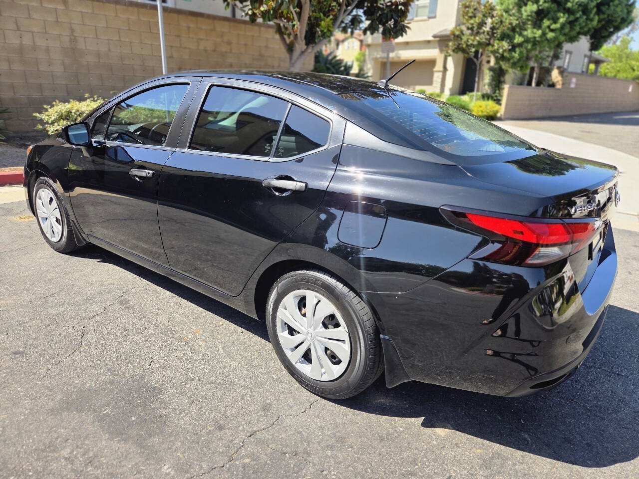 Used 2020 Nissan Versa S FWD image 8
