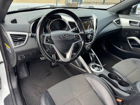 Used 2016 Hyundai Veloster w/ Option Group 02 FWD image 12