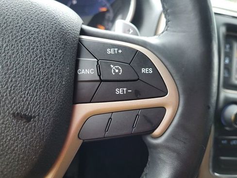 Used 2014 Jeep Grand Cherokee Limited image 18