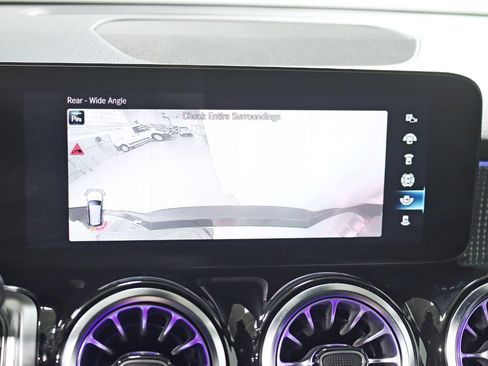 Used 2022 Mercedes-Benz EQB 300 4MATIC w/ Pinnacle Package image 20