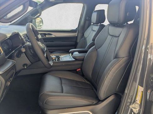 New 2025 Jeep Wagoneer Series II w/ Convenience Group I image 4